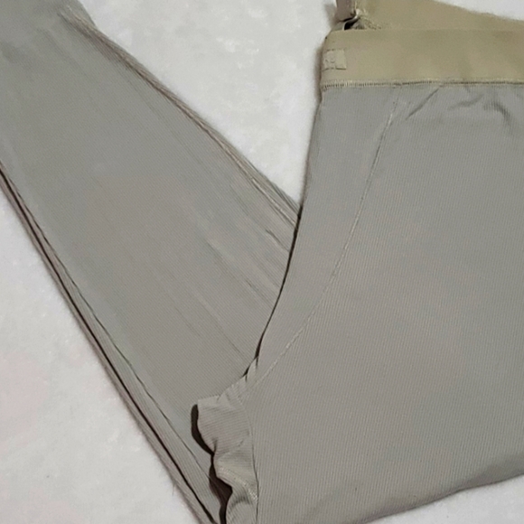 SKIMS Ribbed Knit Leggings - Picture 1 of 2